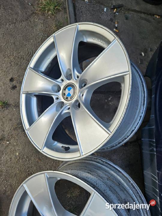 BMW 3 E90 E91 Błotnik Lewy Prawy Przód Skawina