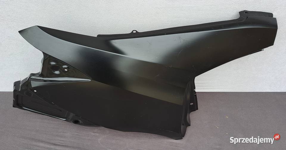 Błotnik tylny prawy Toyota Corolla E16 Sedan osobowe Mielęcin