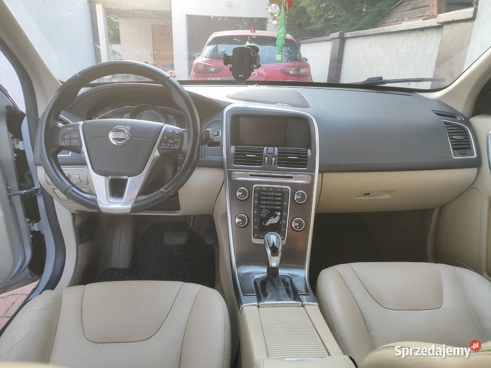 Volvo XC60 20t T5 2015r lubelskie