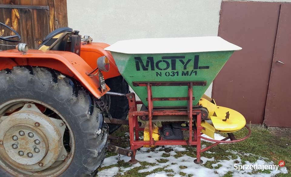 Rozsiewacz MOTYL 600l do nawozu wapna czy soli nieuszkodzony Dąbrowa Tarnowska