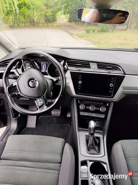 Volkswagen Touran 20 TDI SCR BlueMotion welurowa tapicerka świętokrzyskie Ostrowiec Świętokrzyski