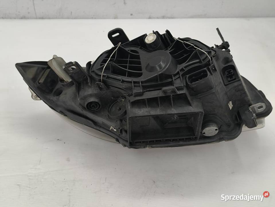 LAMPA LEWY PRZÓD EUROPA BMW 1 E87 E81 LIFT osobowe wielkopolskie
