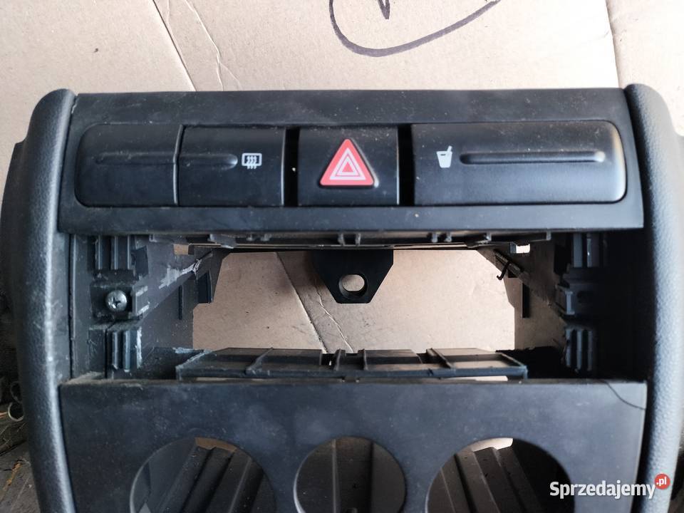 SEAT TOLEDO 2 MK2 ŚRODKOWY PANEL RADIA PODSTAWKA osobowe Kamień-Kolonia