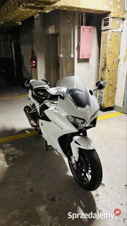 Honda VFR 800F 2014 RC79 V4 VTEC Pearl White mazowieckie