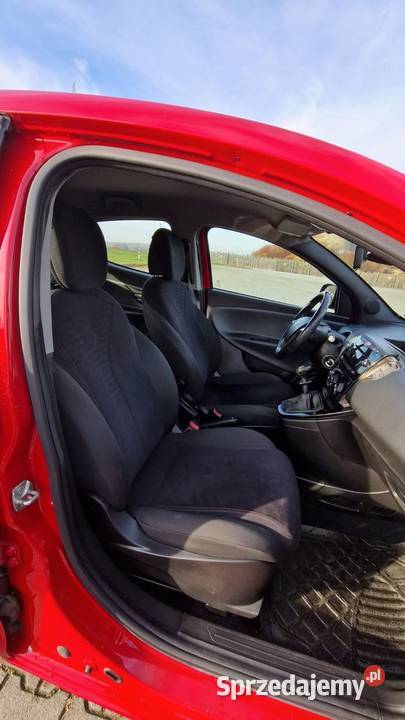 LANCIA YPSILON 2014 2/3