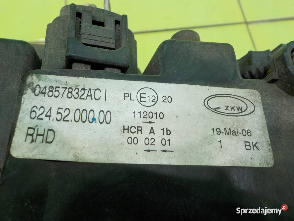 CHRYSLER VOYAGER V 28 CRD AUT 06r 5D lampa prawa mazowieckie Suków