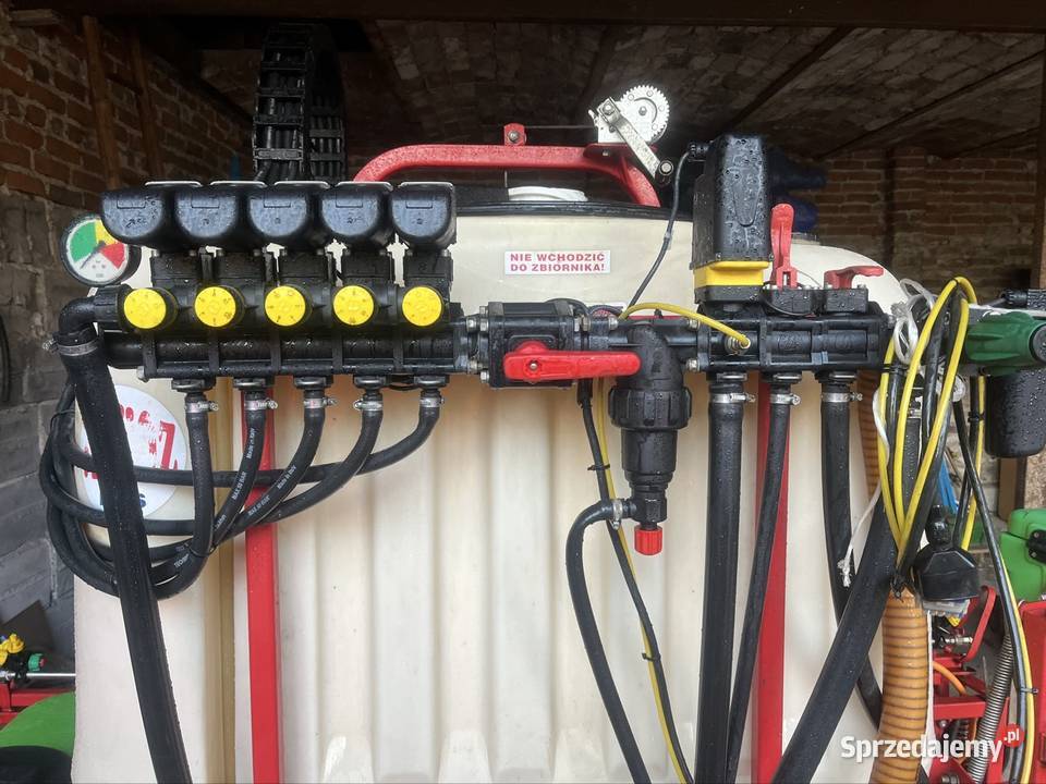 Opryskiwacz butu perkoz 600l Zarzecze