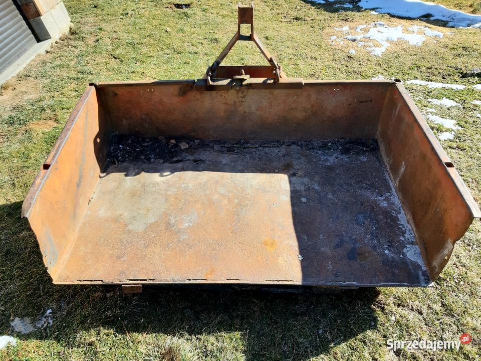 Paczka skrzynia transportową do traktora