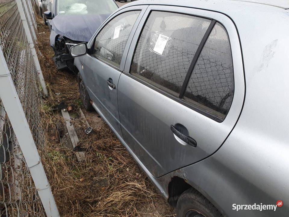 DRZWI LEWE TYŁ SKODA FABIA I LF7U osobowe Pozostałe Lipno