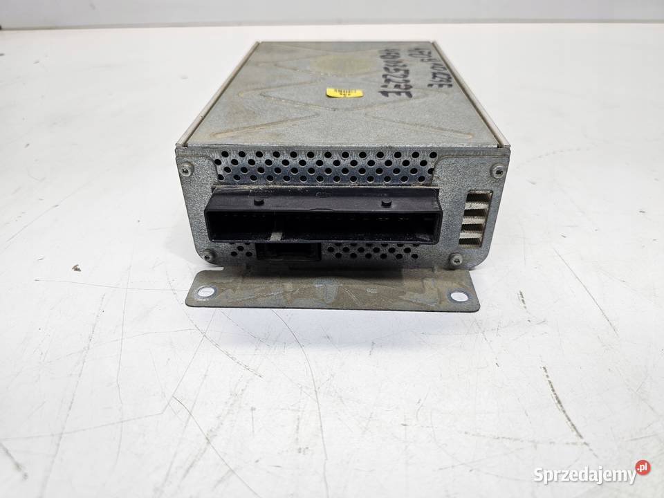 WZMACNIACZ RADIA AUDI A6 C6 4F0035223E Przystajń