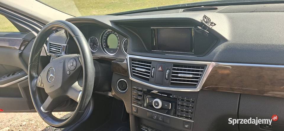 Samochód osobowy mercedes w 212 Stare Czarnowo