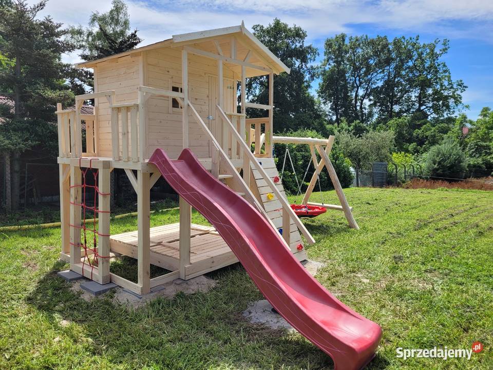 Plac zabaw z bocznym tarasem huśtawki ślizg Poznań