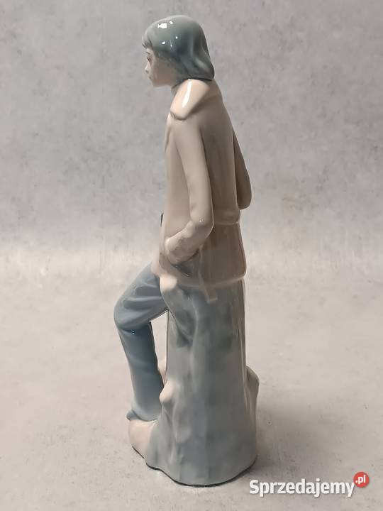 Casades Porcelanowa Figura Chłopiec z teczką małopolskie