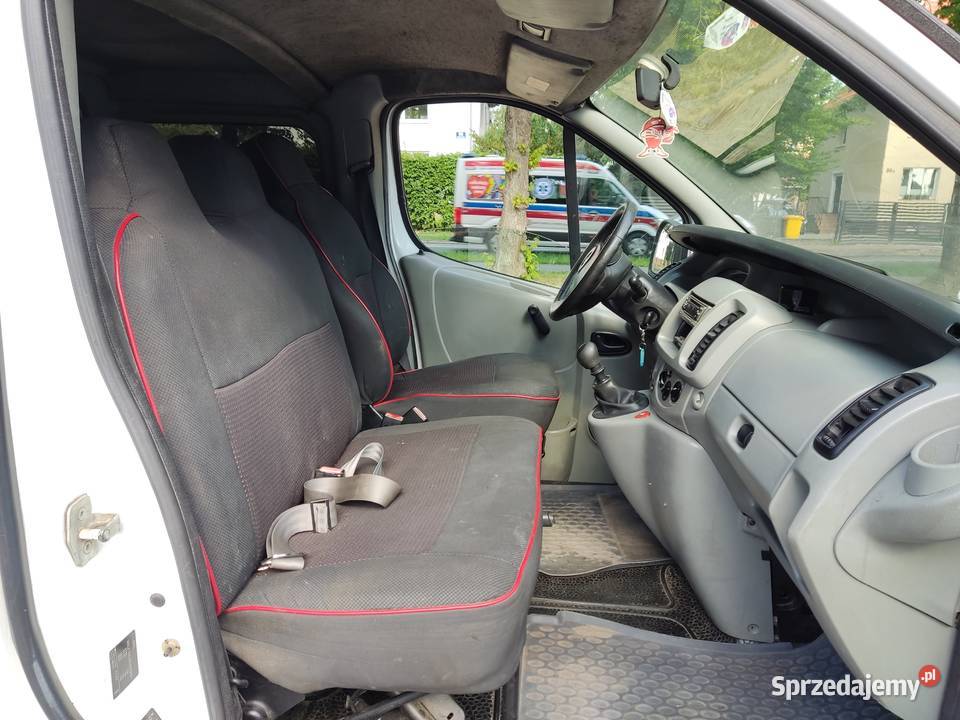 3 osobowa brygadówka VIVARO r2003 p19d sprawne z Elbląg