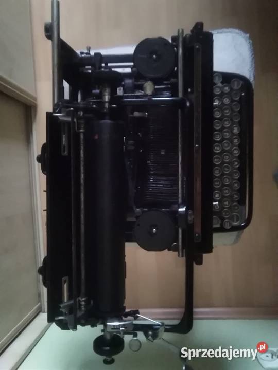 Stara maszyna do pisania z lat 30 tych Kraków