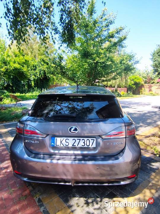 Lexus CT200H z 2012 uszkodzony