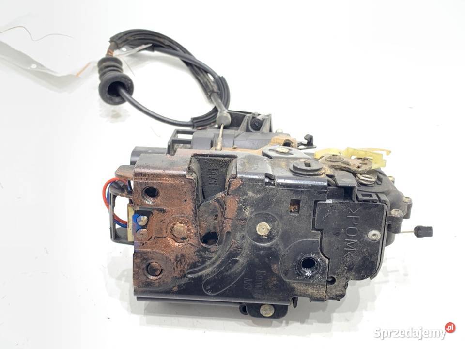 ZAMEK DRZWI PRAWY TYŁ VW BORA Kombi 9905 podkarpackie