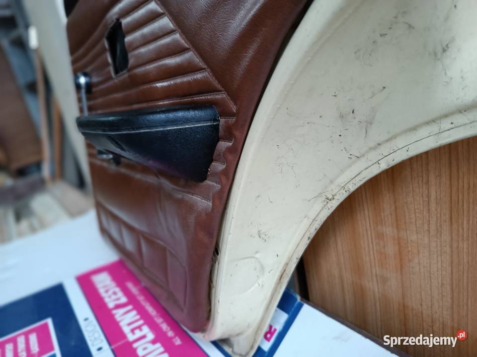 Oryginalne prawe tylne drzwi Fiat 125p osobowe Pionki sprzedam