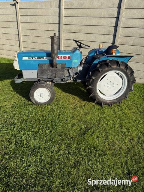 Japoński Traktor Mitsubishi 4 cylindrowy mały Skrzynia biegów Manualna