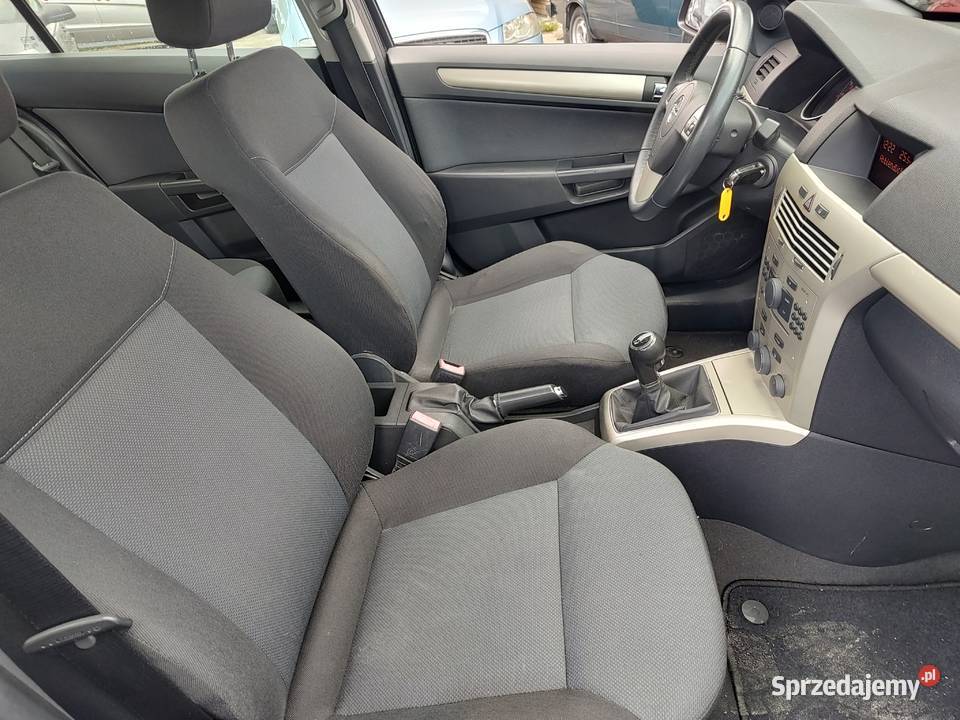 OPEL ASTRA 16 BENZYNA welurowa tapicerka Leszno