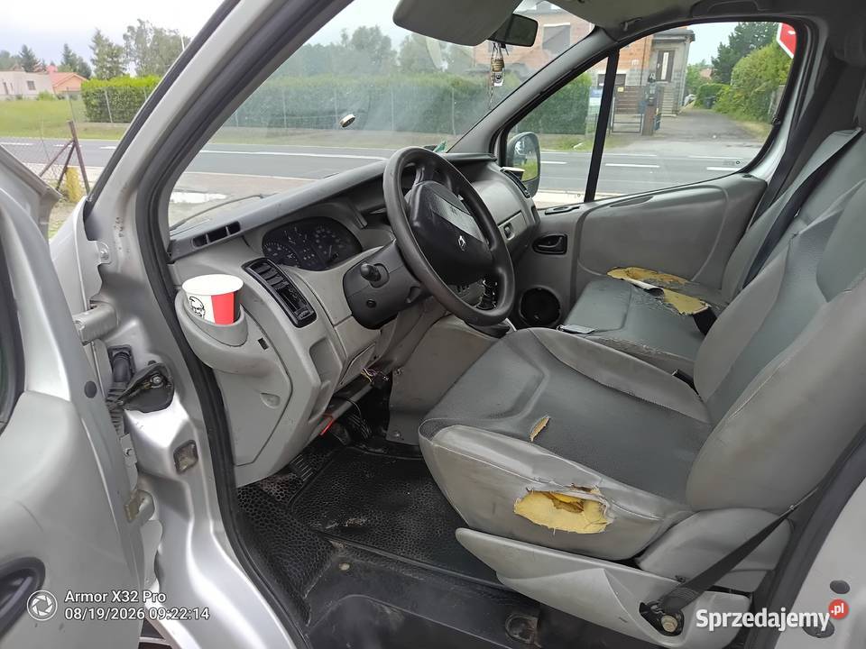 RENAULT TRAFIC 19dci 9x osob lekko uszkodz