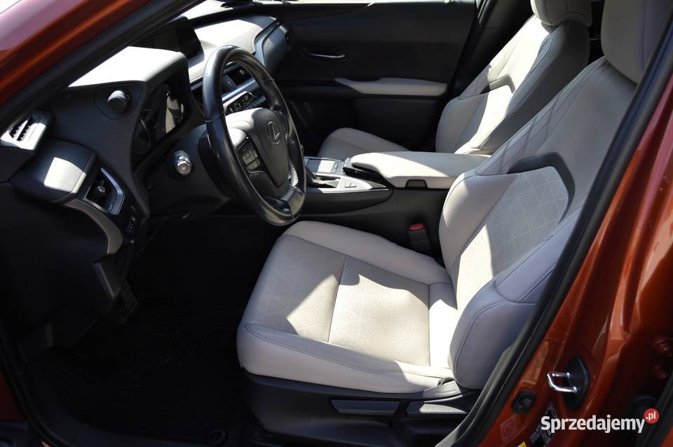 Lexus UX Salon Polska Bogata wersja wyposażenia Siewierz sprzedam