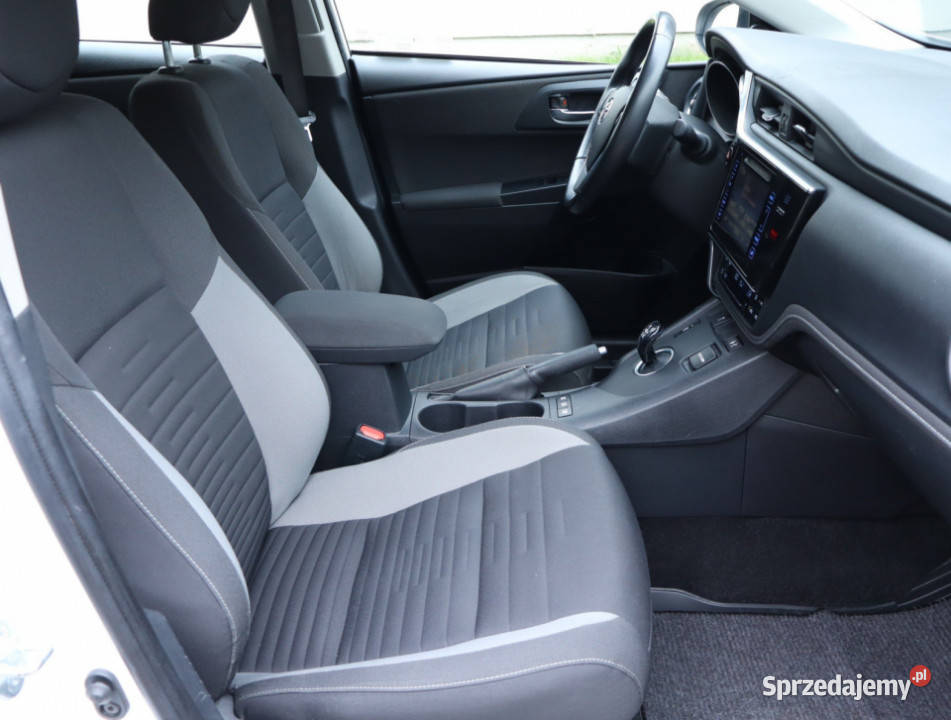 Toyota Auris Hybrid Rok produkcji 2017 Piaseczno