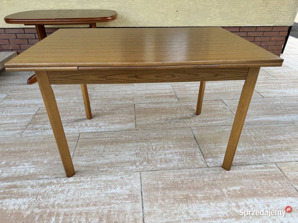 Stół rozkładany prosty w kolorze dębowym do Sulbiny