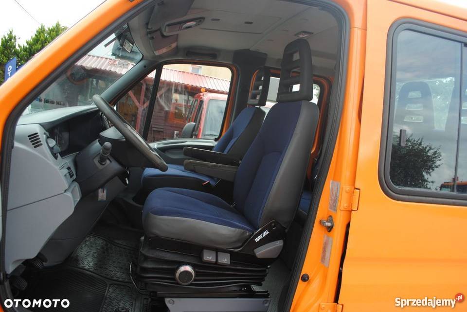 Iveco Daily Dubel Doka Brygadówka 6 Miejsc Hak ESP Sierakowice