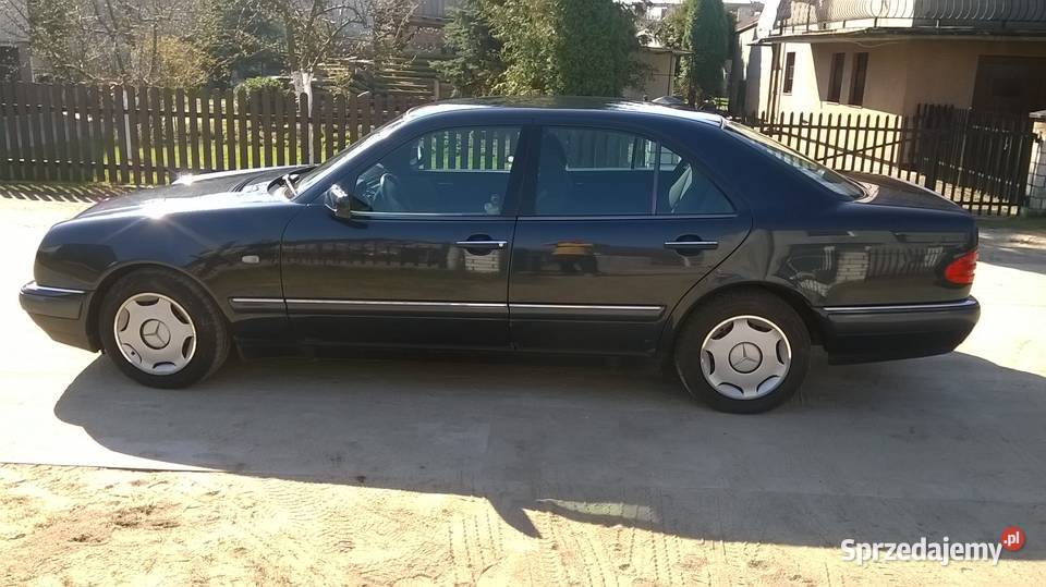 mercedes 220 Diesel okular W 210 nieuszkodzony Samochody osobowe Reda sprzedam
