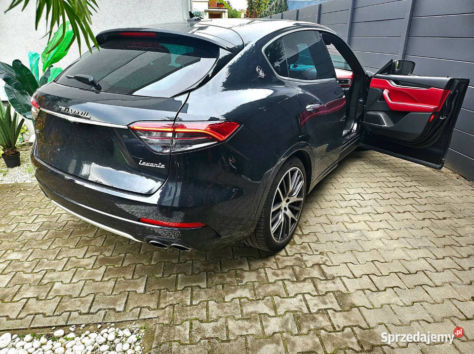 Piękny zadbany serwisowany w ASO Maserati Poznań