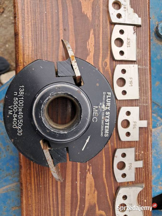 Głowica frezarka z kompletem 9 ostrzy Jasień sprzedam