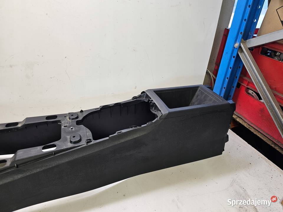 TUNEL ŚRODKOWY AUDI Q3 F3 83A 83B863241 śląskie Przystajń sprzedam
