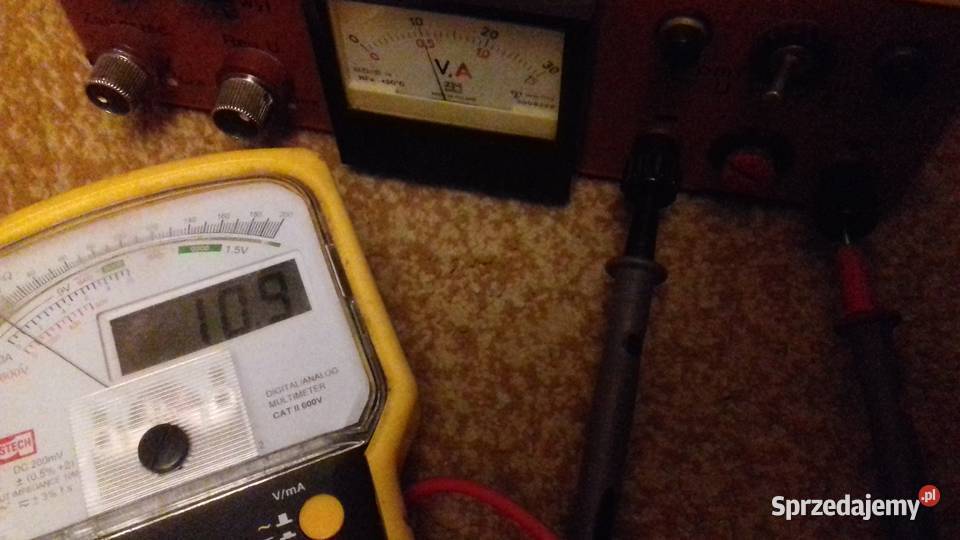 Zasilacz 230V 3V30V śląskie sprzedam