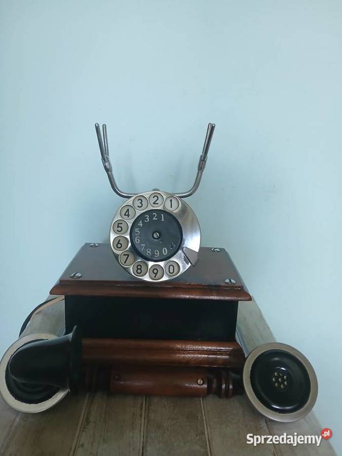 Telefon w stylu retro z czasów PRLu Kraków