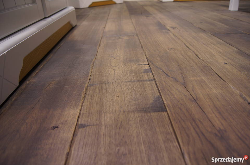 Deska podłogowa ręcznie postarzana