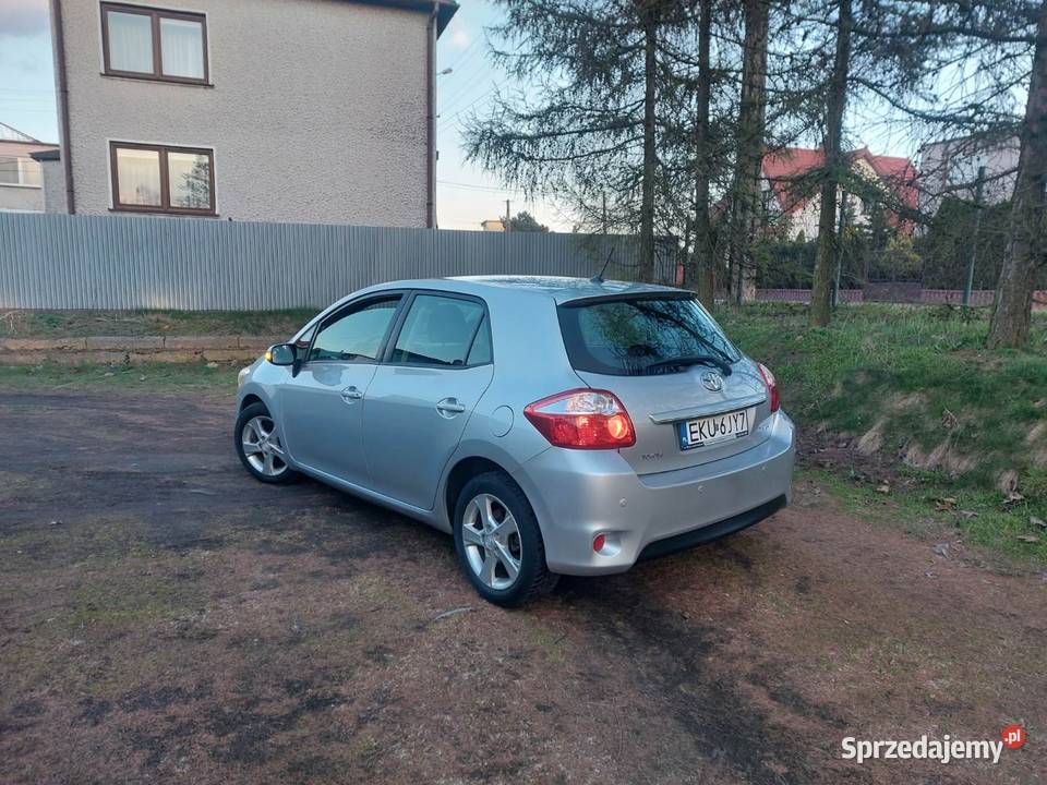 Auris 2010 r łódzkie Żychlin