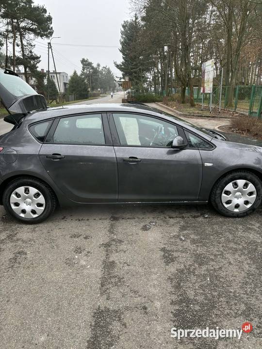 Opel Astra J 16 łódzkie Burzenin