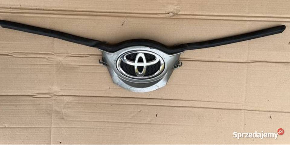 TOYOTA AURIS II 1315 ARTAPA GRILL LOGO Pozostałe Międzychód