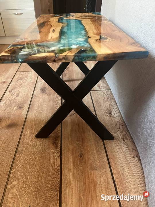 Stolik kawowy z żywicy i drewna 45cm Radomsko