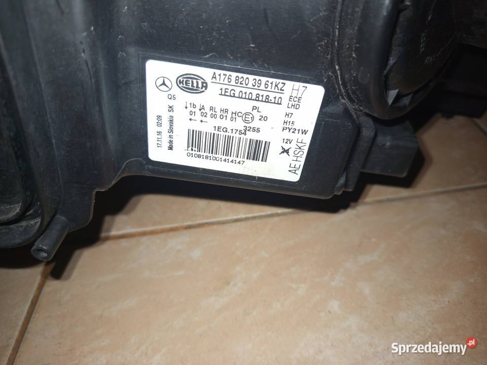 Reflektor prawy Mercedes a klasa w 176 orginalny Lampy przednie sprzedam