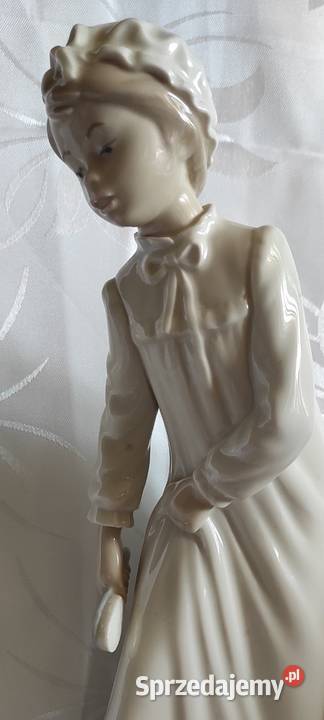 DUŻA FIGURKA NAO LLADRO DZIEWCZYNA MYJĄCA STOPY