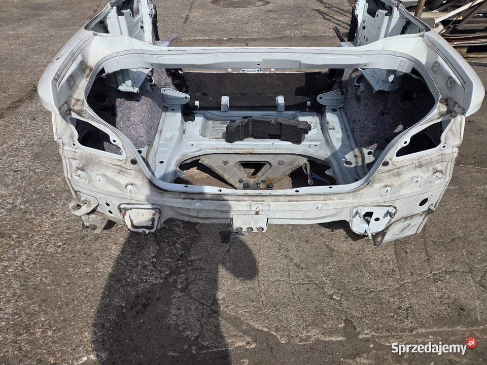 PAS TYLNY WANNA BMW E88 300 Strzyżewice