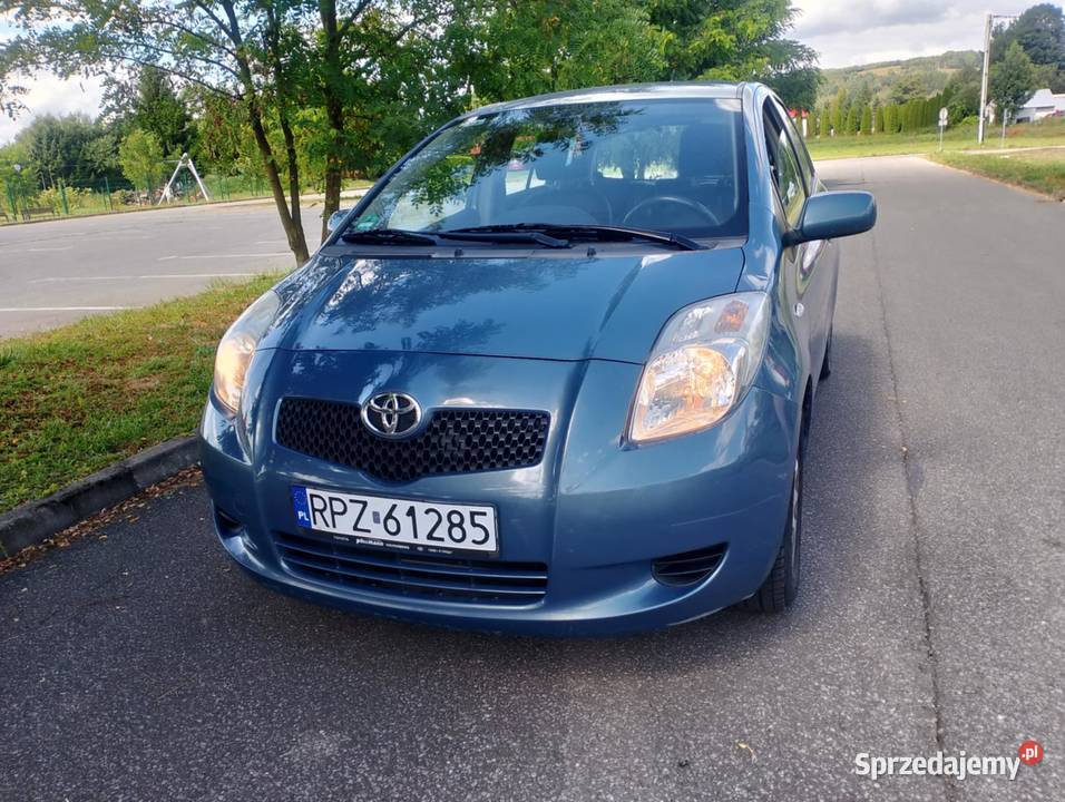 Sprzedam samochód Toyota Yaris 2 benzyna