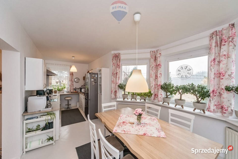 Dom szkoły i przedszkola w Bestwinie Bestwina