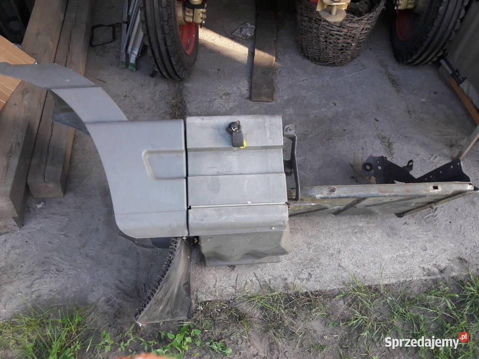 Mercedes Atego 822 błotniki stopnica skrzynka na Galewice sprzedam