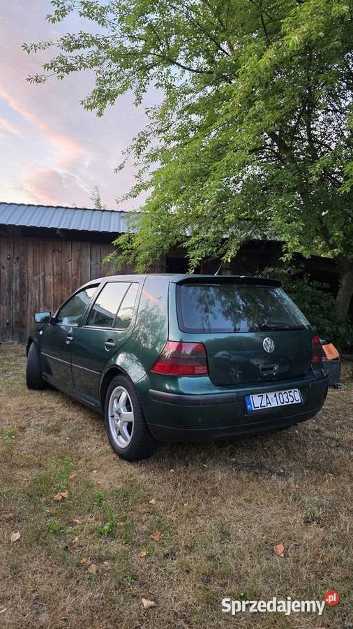 Volkswagen Golf 4 16 benzyna 120 alufelgi klima benzyna Zamość