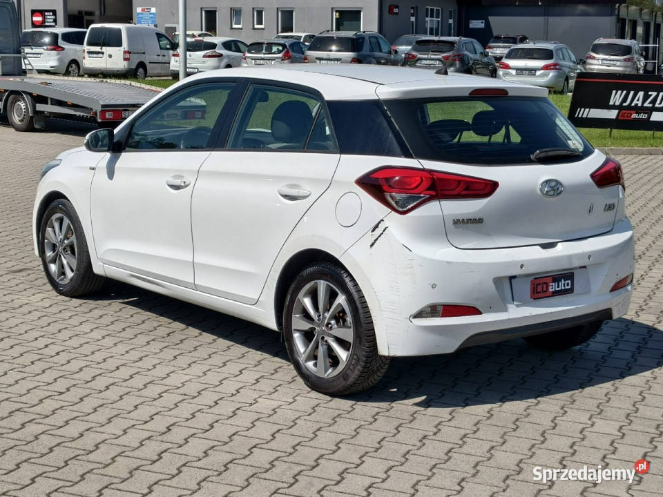 Hyundai i20 12 benzyna edition1 parktroniki uszkodzony