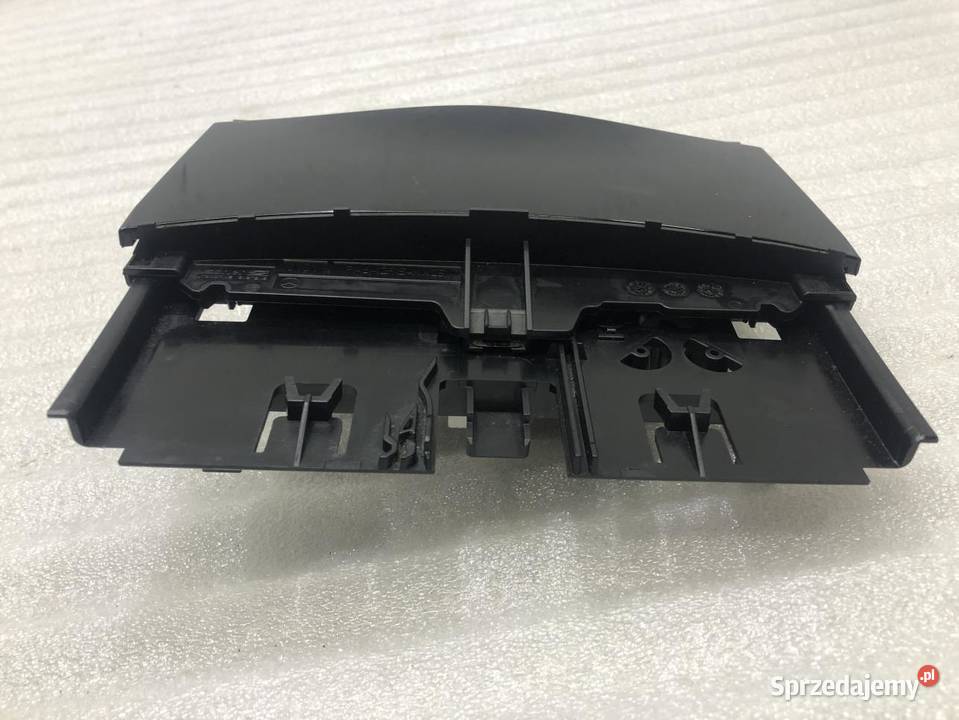 POPIELNICZKA MERCEDES W204 A2046801350 osobowe sprzedam