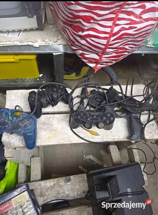 Sprzedam 2 plus gry Pozostałe Gliwice